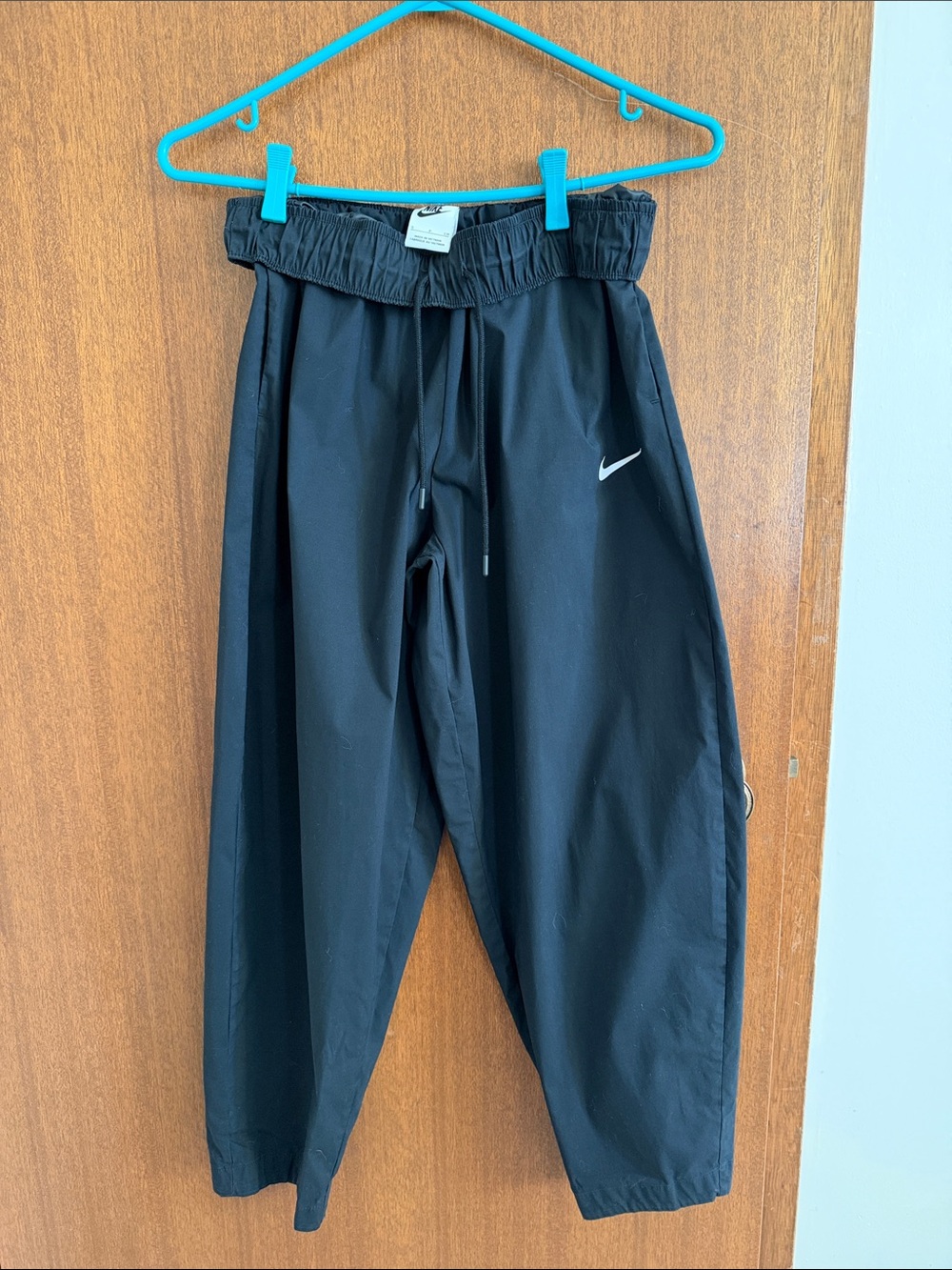 Nike Lightweight Relaxed Fit Jogger Pants